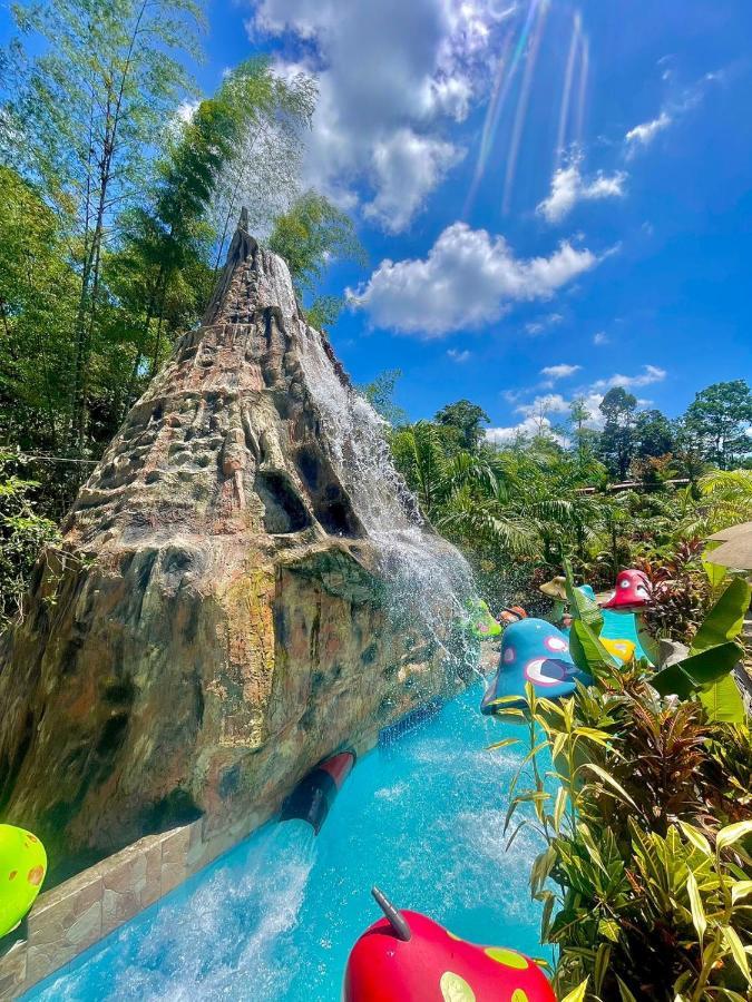 فندق Hosteria D'Carlos Aqua Park سانتو دومينغو دا لوس كولورادوس المظهر الخارجي الصورة