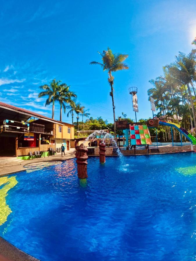 فندق Hosteria D'Carlos Aqua Park سانتو دومينغو دا لوس كولورادوس المظهر الخارجي الصورة