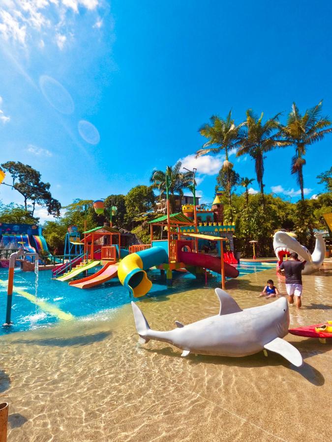 فندق Hosteria D'Carlos Aqua Park سانتو دومينغو دا لوس كولورادوس المظهر الخارجي الصورة
