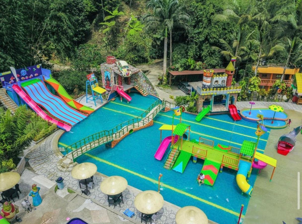 فندق Hosteria D'Carlos Aqua Park سانتو دومينغو دا لوس كولورادوس المظهر الخارجي الصورة